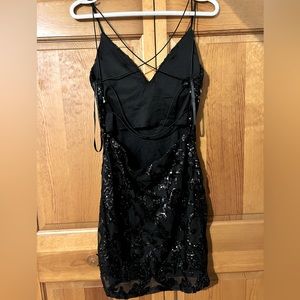 Brand: Windsor.  Color: Black.  Size: Large